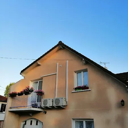 D'hotes Chez Marilou Homestay